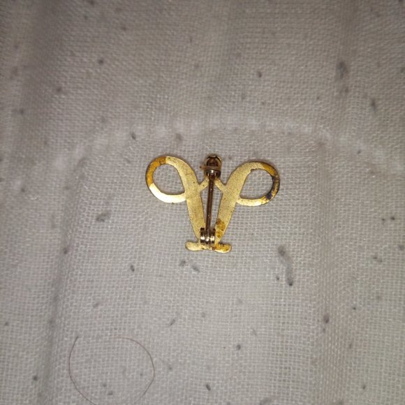 Old Pin - Picture 3 of 3